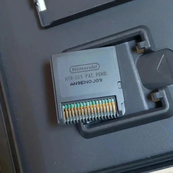 Disney's Little Mermaid: Ariel's Undersea Adventure - Nintendo DS Bundle - Picture 8 of 8